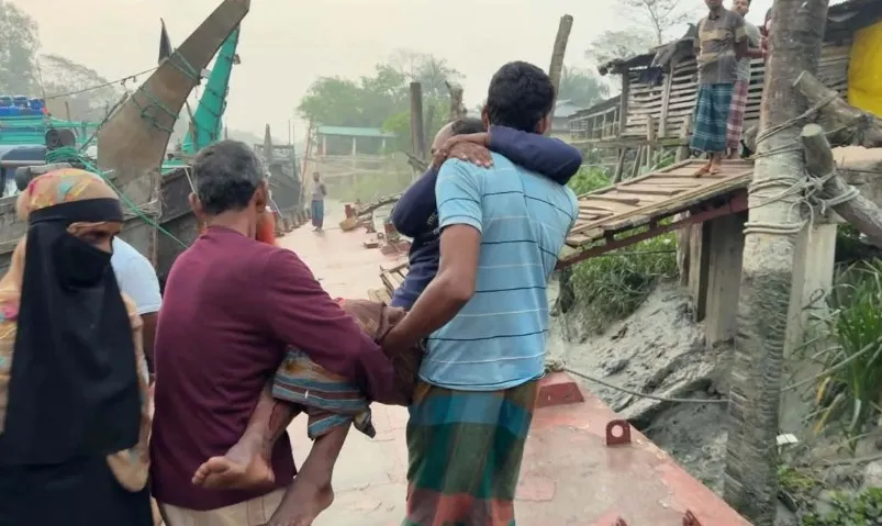 জেলেদের দুপক্ষের মধ্যে সংঘর্ষ, আহত ৪